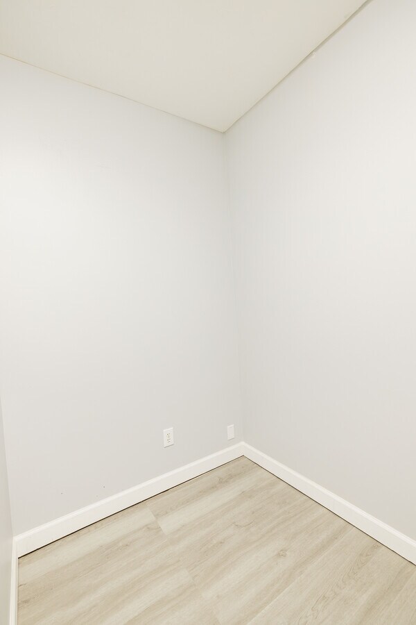 1301-1304 Macy Dr, Roswell, GA 30076 - Lot 1302 - - Photo intérieure - Image 2 of 47