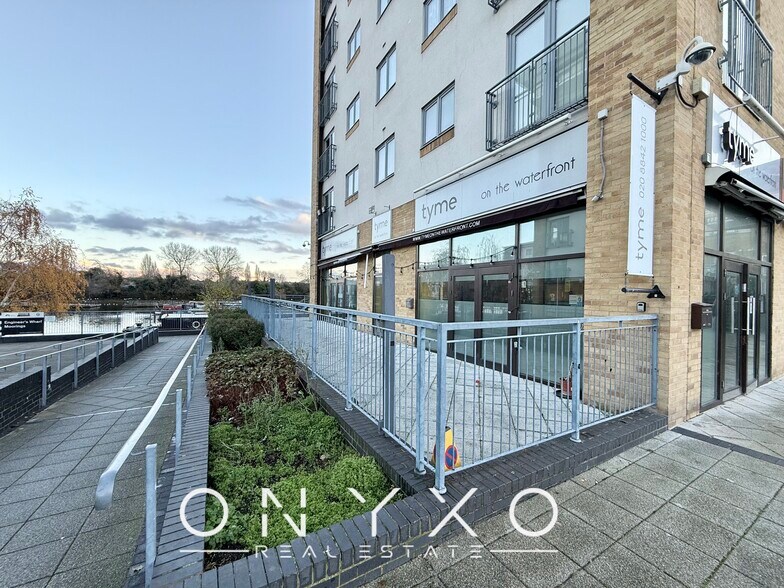 9 Higham Mews, Northolt à louer - Photo de l’immeuble – Image 3 sur 4