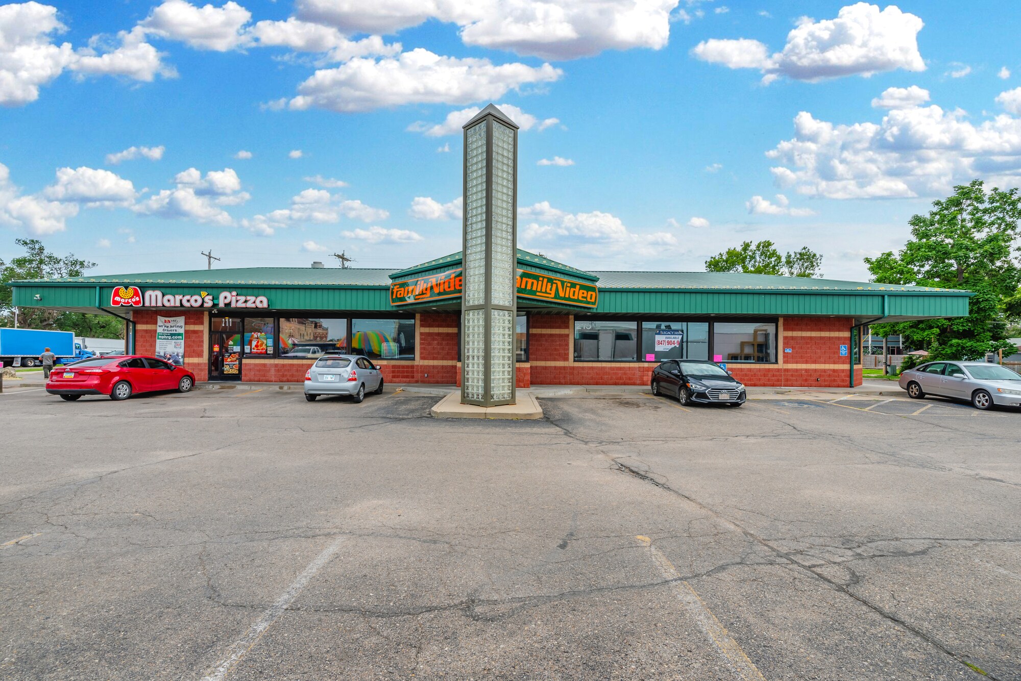 215 W 6th St, Junction City, KS à louer Photo de l’immeuble– Image 1 sur 10