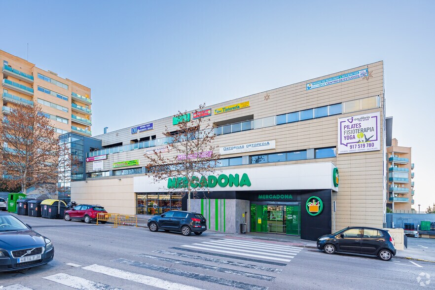 Local commercial dans Rivas-Vaciamadrid, Madrid à vendre - Photo de l’immeuble – Image 2 sur 3