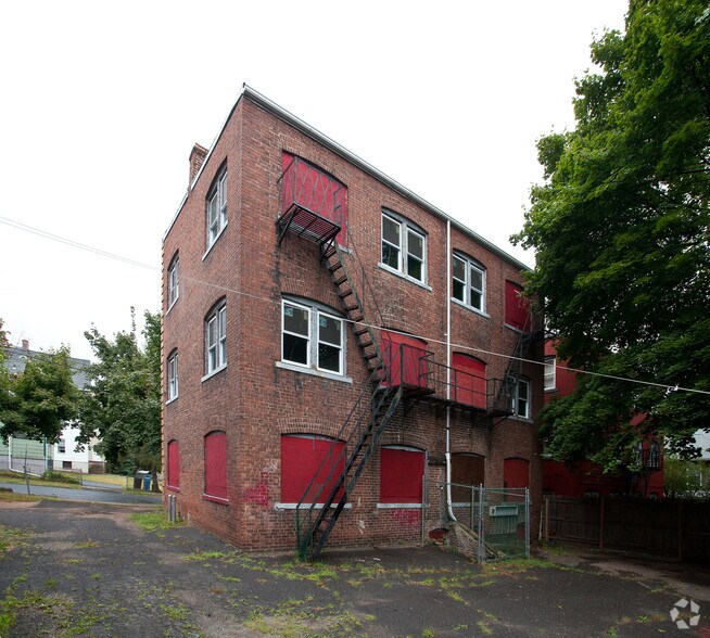 7 West St, New Britain, CT à vendre - Photo de l’immeuble – Image 2 sur 2
