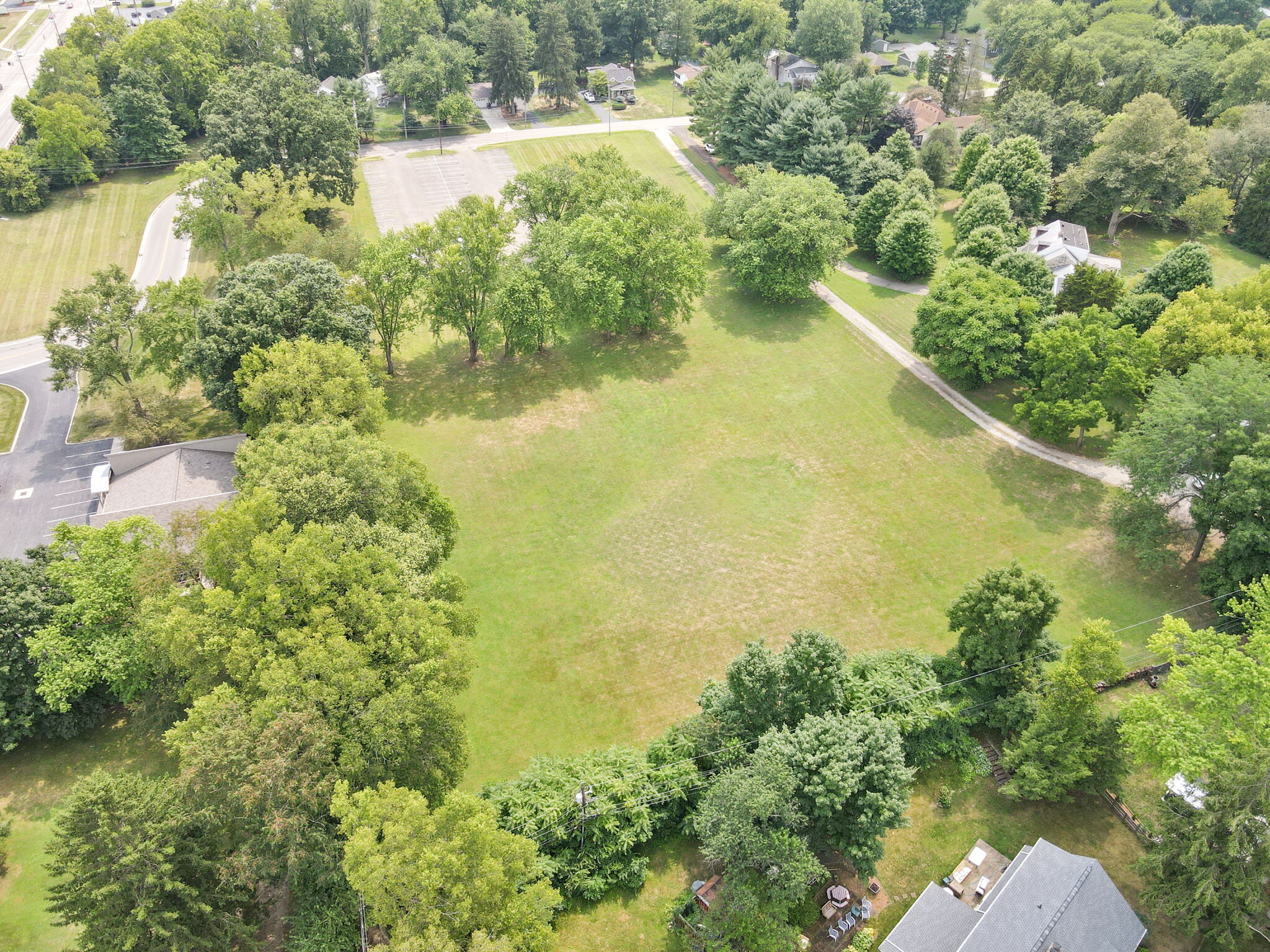 219 N Hamilton Rd, Gahanna, OH à vendre Photo de l’immeuble– Image 1 sur 40