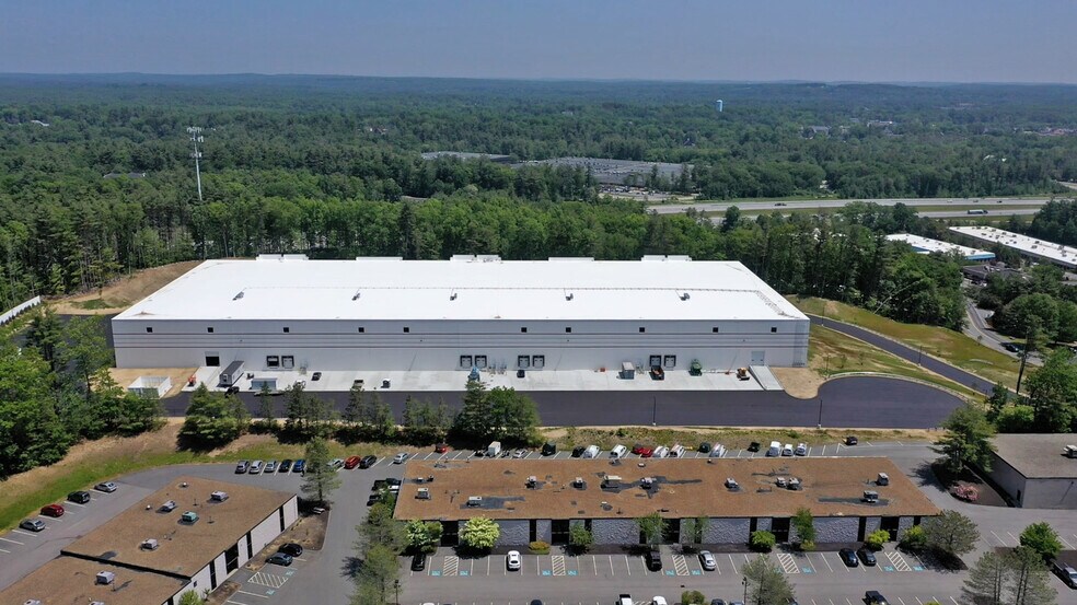 6 Industrial Way, Salem, NH à louer - Photo de l’immeuble – Image 2 sur 3