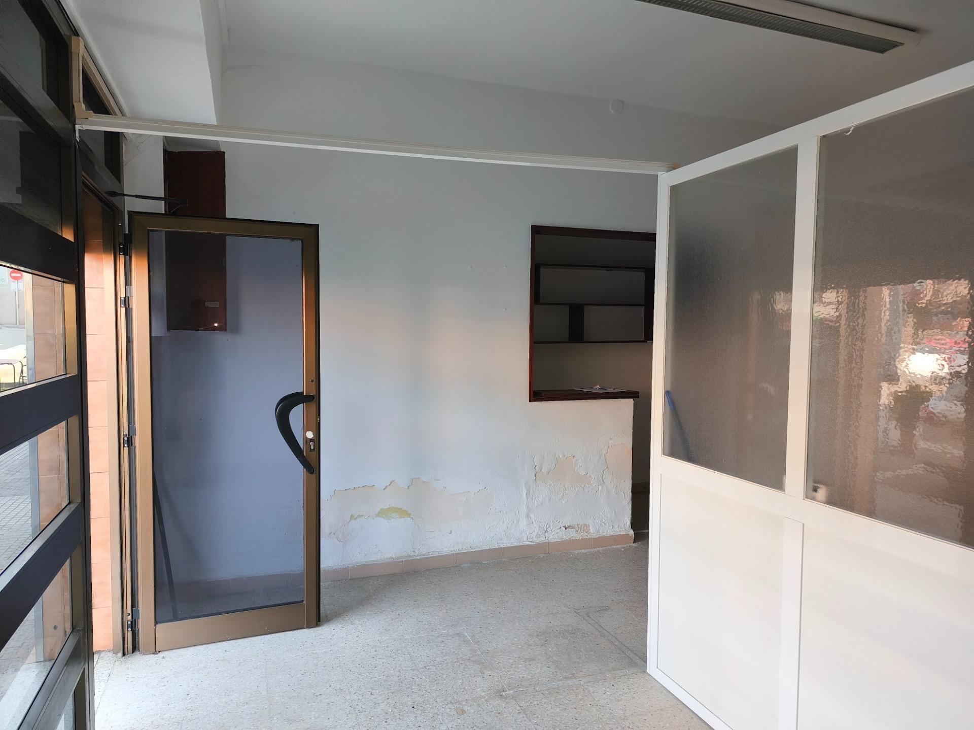 Immeuble residentiel dans La Roca del Vallès, Barcelona à vendre Photo principale– Image 1 sur 2