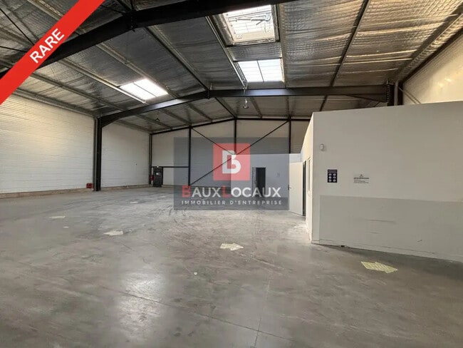 Plus de détails pour Local d'activités à louer