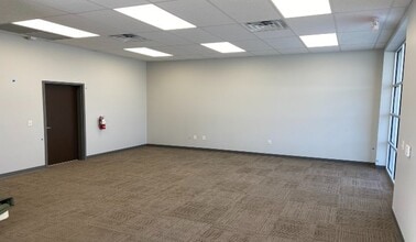 9000 E. 46th N. St, Bel Aire, KS à louer Photo intérieure– Image 1 sur 3