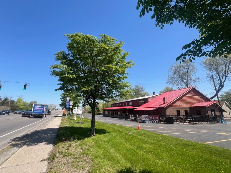 1537 Union Rd, West Seneca, NY à vendre - Photo de l’immeuble – Image 2 sur 6