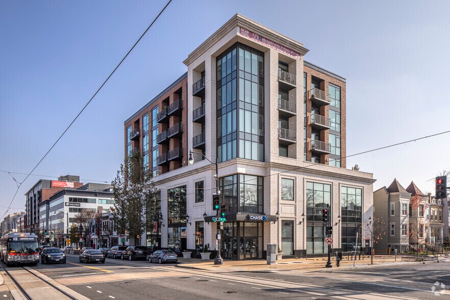 501 H St NE, Washington, DC à louer - Photo de l’immeuble – Image 1 sur 10