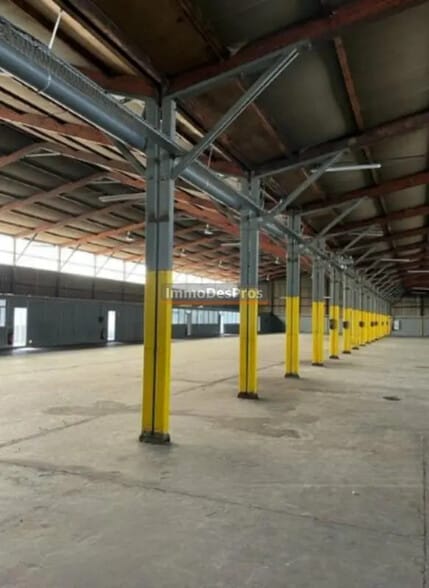 Local d’activités dans Seclin à louer - Photo de l’immeuble – Image 3 sur 7