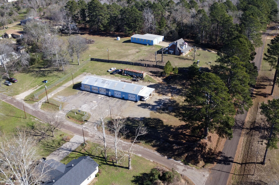 1011 Redbud, Overton, TX à vendre - Photo de l’immeuble – Image 3 sur 23