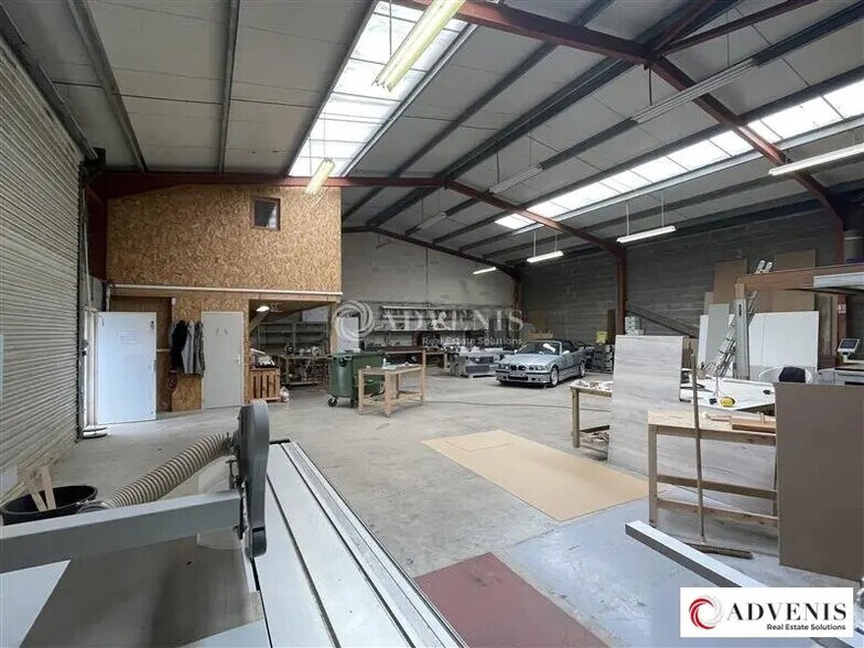 Local d’activités dans Yvrac à louer - Photo de l’immeuble – Image 1 sur 5