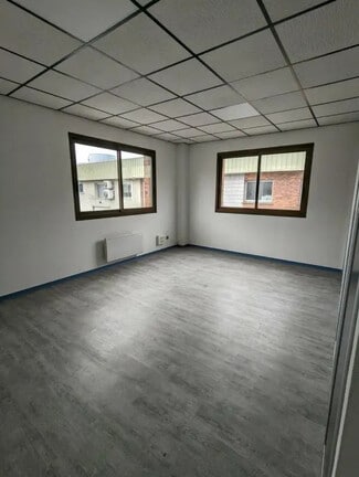 Plus de détails pour 10 Boulevard Louise Michel, Évry-Courcouronnes - Bureau à louer