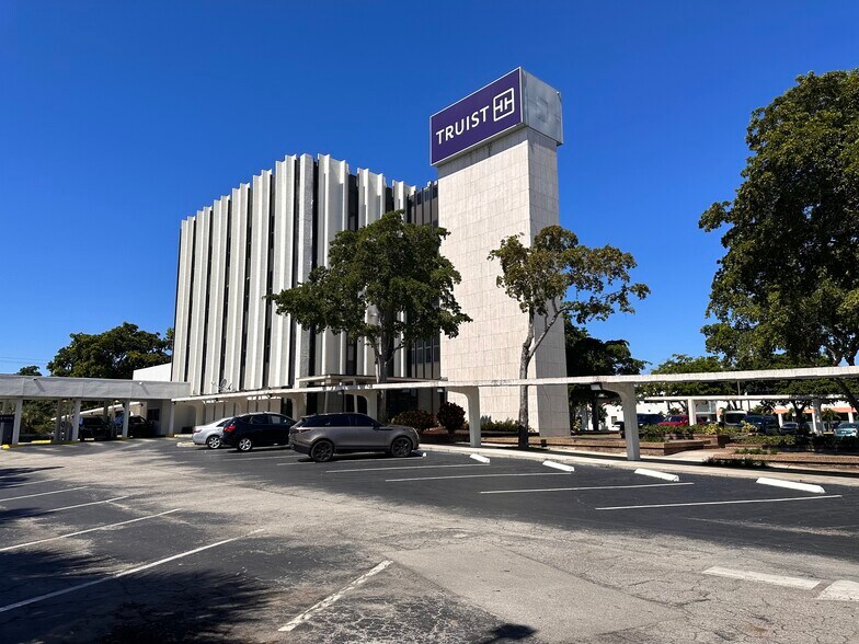 1771 N State Road 7, Fort Lauderdale, FL à vendre - Photo de l’immeuble – Image 2 sur 31