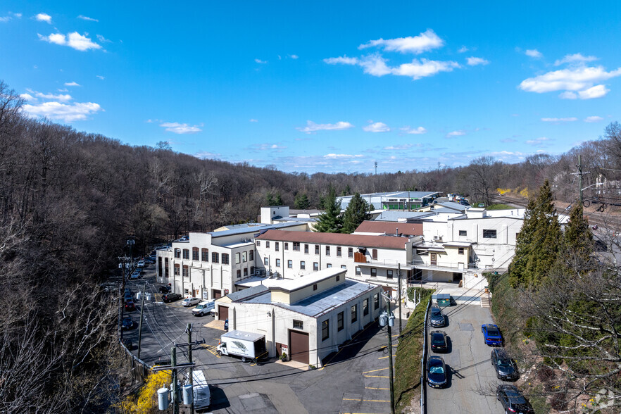 1 Hollywood Ave, Ho Ho Kus, NJ à louer - Photo principale – Image 1 sur 18
