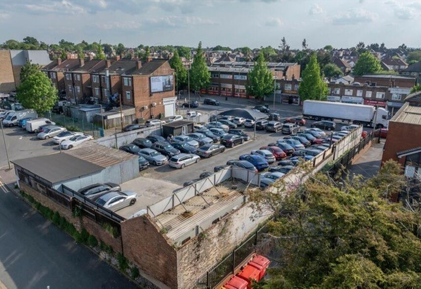 Burnt Oak Broa, Edgware à vendre - Photo de l’immeuble – Image 3 sur 3