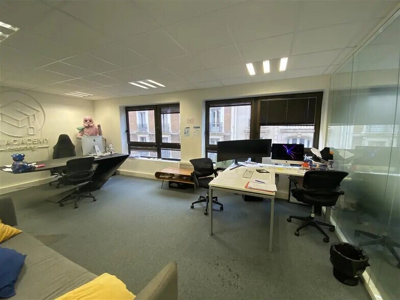 Bureau dans Neuilly-sur-Seine à louer - Photo de l’immeuble – Image 3 sur 8