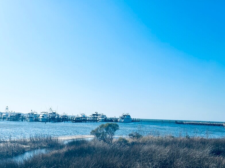 9100 Baytowne Wharf Blvd, Miramar Beach, FL à louer - Photo de l’immeuble – Image 2 sur 7