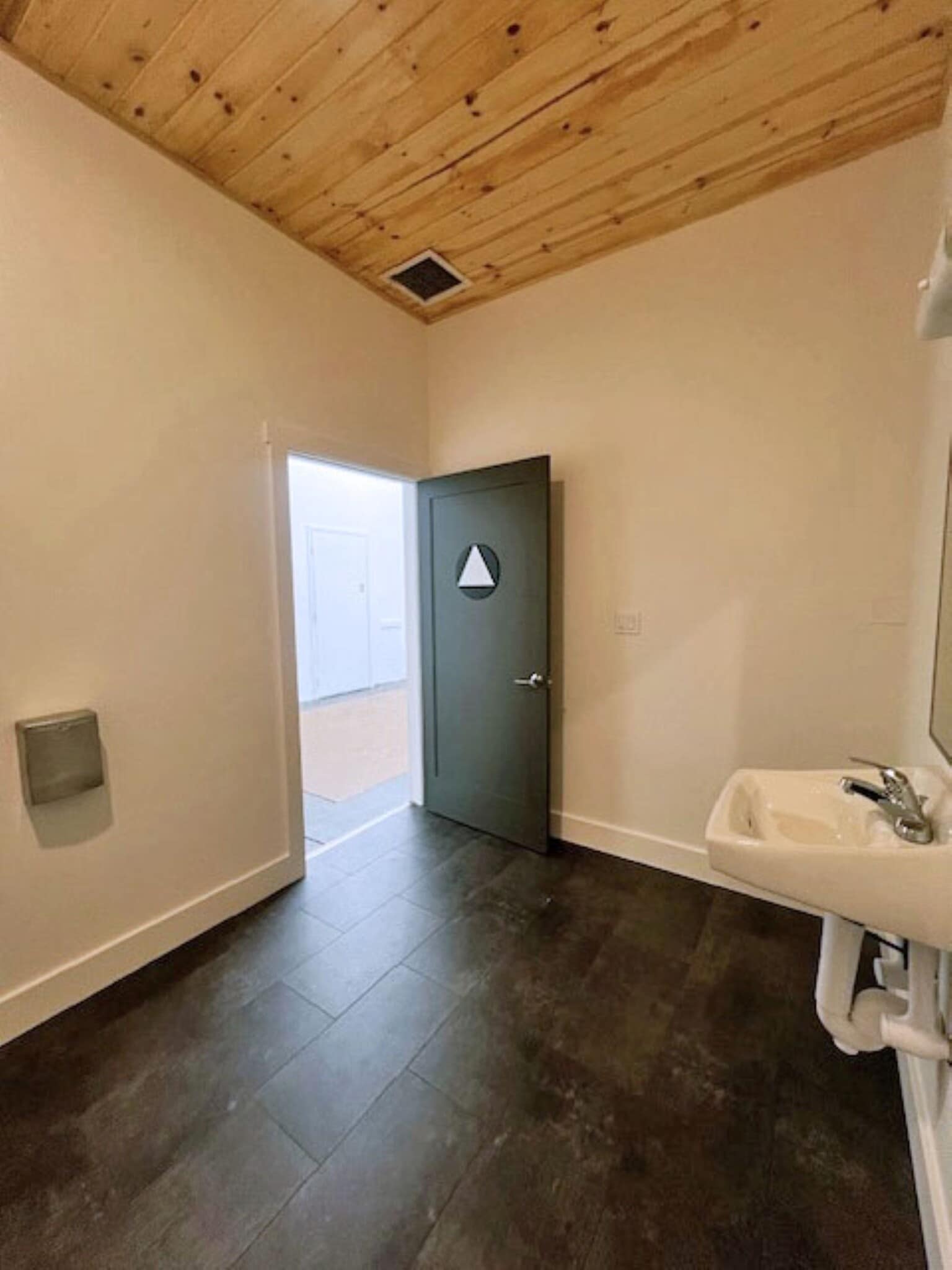 1915-1995 Mendocino Ave, Santa Rosa, CA à louer Photo intérieure– Image 1 sur 9