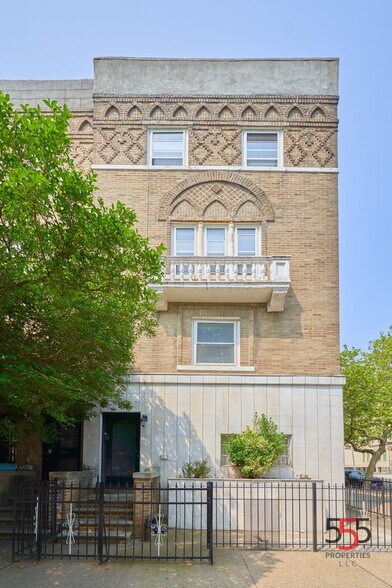 1000 Saint Johns Pl, Brooklyn, NY à vendre - Photo de l’immeuble – Image 3 sur 21