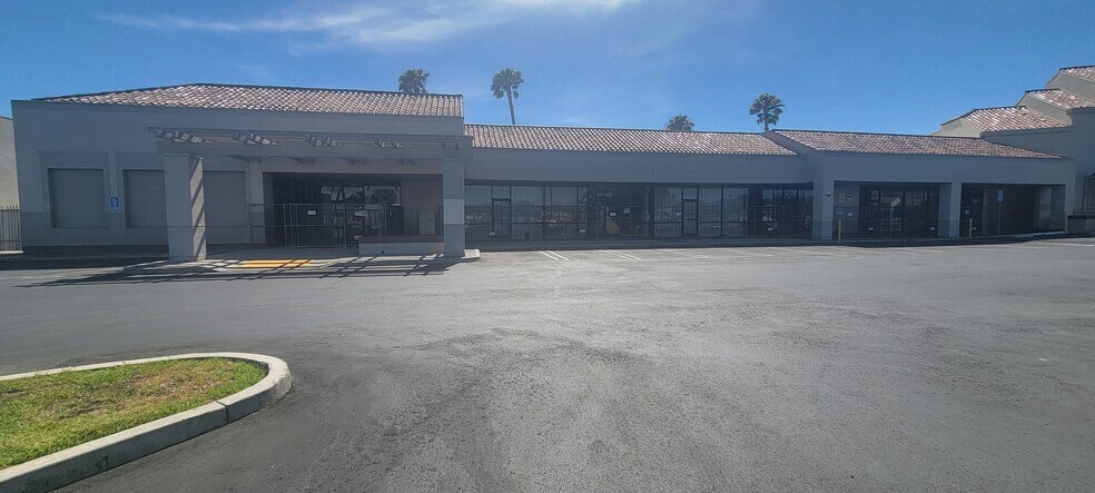 611-627 N Broadway, Escondido, CA à louer - Photo de l’immeuble – Image 1 sur 23