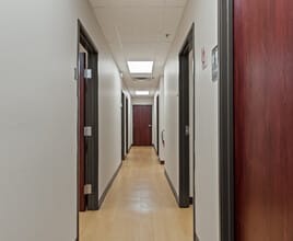 13530 Michigan Ave, Dearborn, MI à louer Photo intérieure– Image 2 sur 19