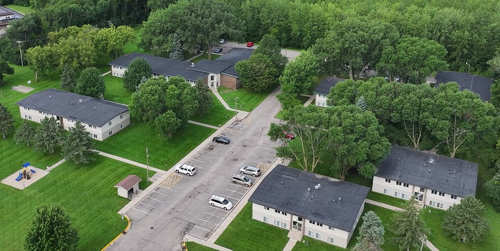 151 Sunnyslope Rd, Morris, MN à vendre - Photo de l’immeuble – Image 2 sur 33