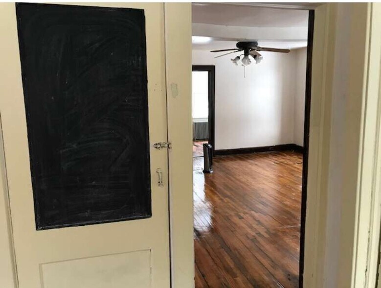 531 Creek Rd, Poughkeepsie, NY à vendre - Photo de l’immeuble – Image 3 sur 6