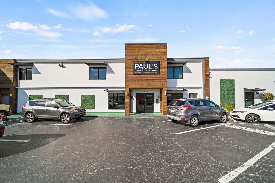 1231 NE 8th Ave, Fort Lauderdale, FL à louer - Photo principale – Image 1 sur 18