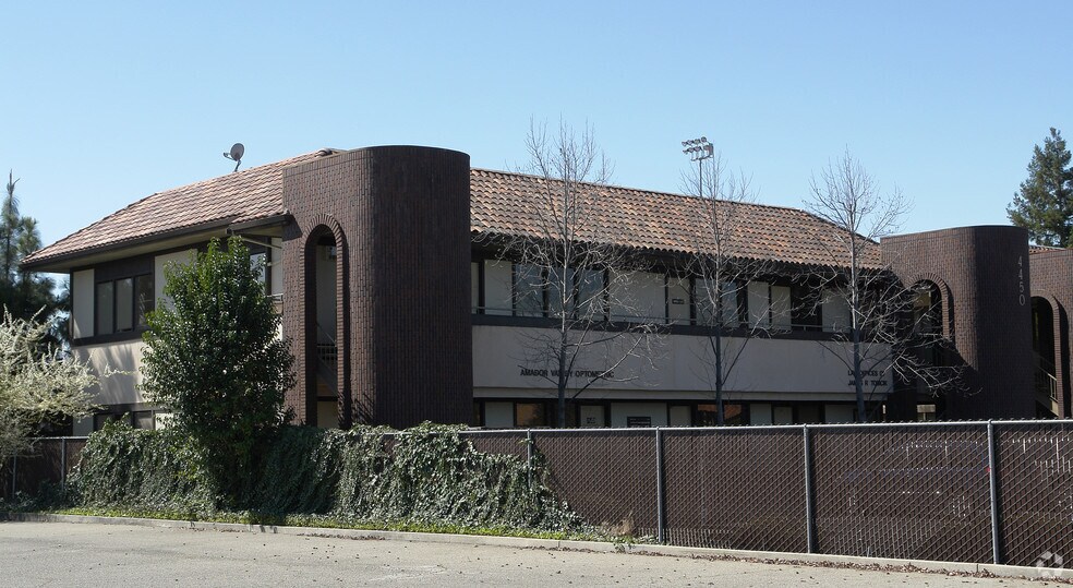 4450 Black Ave, Pleasanton, CA à louer - Photo de l’immeuble – Image 2 sur 4