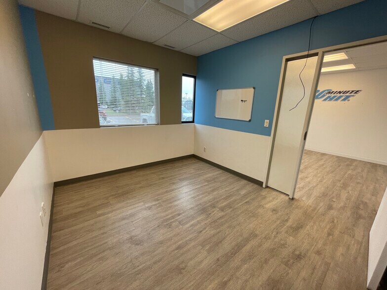12110 40th St SE, Calgary, AB à louer - Photo intérieure – Image 3 sur 16