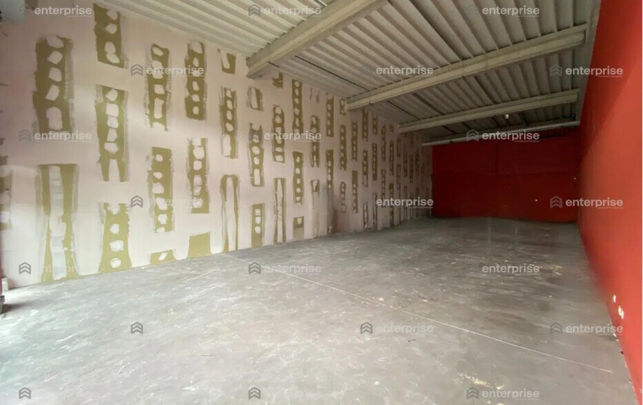 Local commercial dans Venette à louer - Photo de l’immeuble – Image 3 sur 6