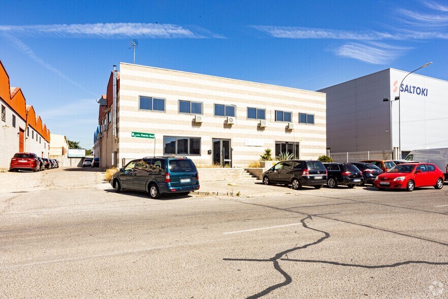 Industriel/Logistique dans Móstoles, Madrid à vendre - Photo de l’immeuble – Image 2 sur 4