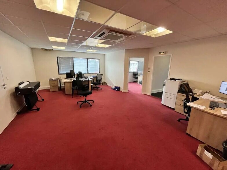 Bureau dans Pacé à louer - Photo de l’immeuble – Image 3 sur 7