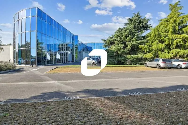 Bureau dans Évry-Courcouronnes à louer Photo de l’immeuble– Image 1 sur 11