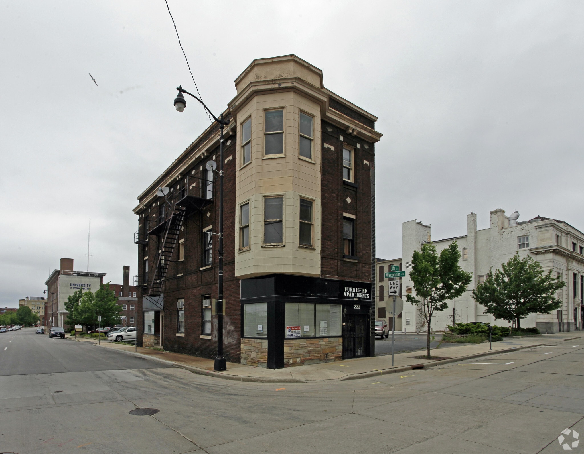 222 5th St, Racine, WI à louer Photo principale– Image 1 sur 4