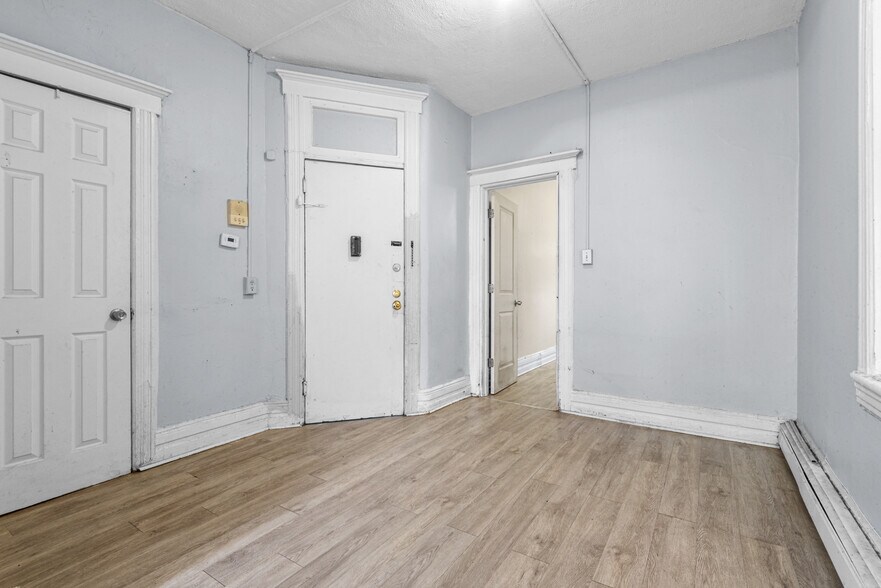 571 W Side Ave, Jersey City, NJ à vendre - Photo de l’immeuble – Image 3 sur 24