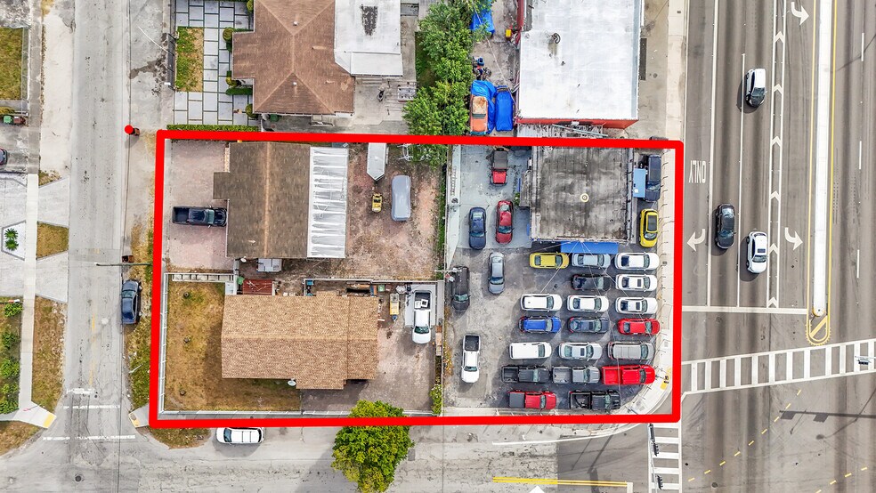 820 E 43rd St, Hialeah, FL à vendre - Photo de l’immeuble – Image 3 sur 14
