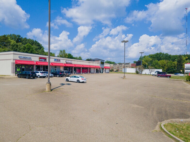 2052-2070 Romig Rd, Akron, OH à vendre - Photo de l’immeuble – Image 3 sur 71