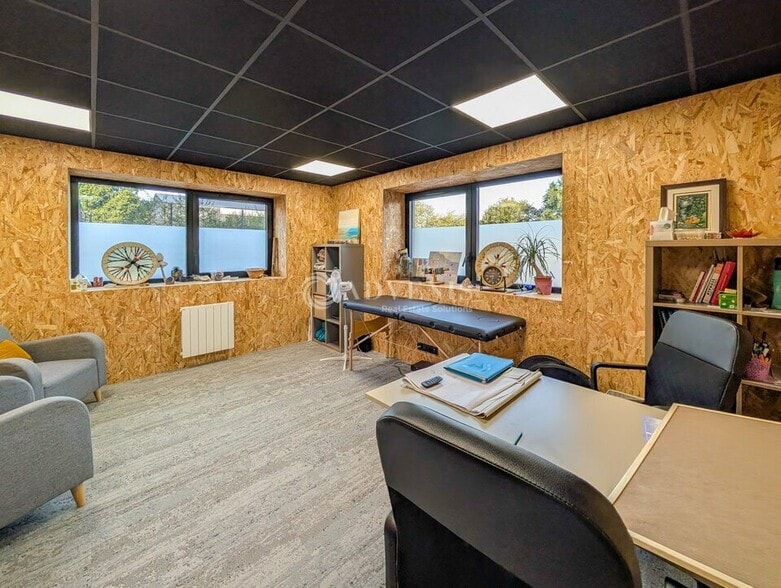 Bureau dans Taden à louer - Photo intérieure – Image 1 sur 11