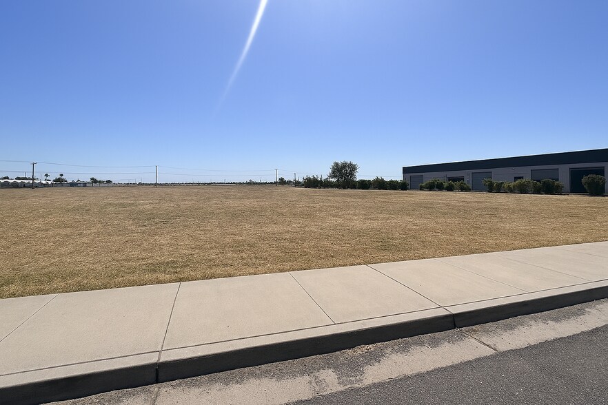 301 Kiernan Ave, Modesto, CA à vendre - Photo de l’immeuble – Image 2 sur 13