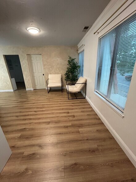 16430 Monterey Rd, Morgan Hill, CA à louer - Photo de l’immeuble – Image 3 sur 12