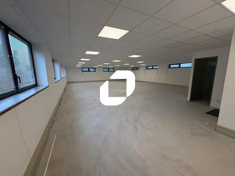 Bureau dans Saint-Germain-en-Laye à louer - Photo de l’immeuble – Image 1 sur 10