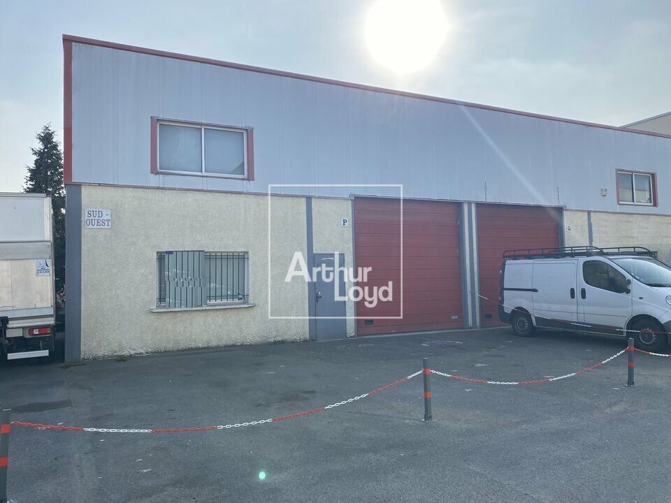 Local d'activités dans Morsang-sur-Orge à vendre Photo de l’immeuble– Image 1 sur 11