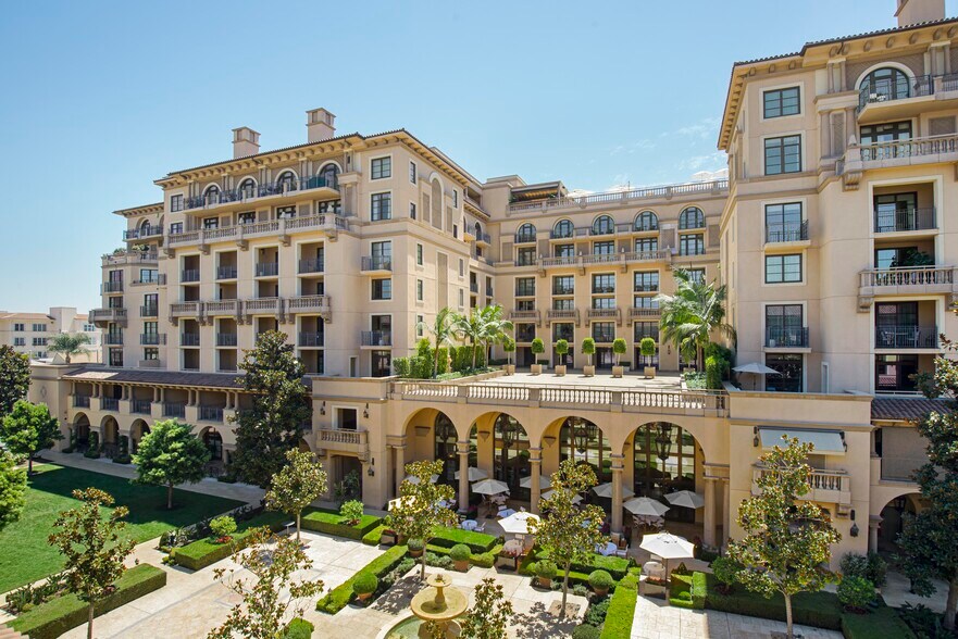 225 N Canon Dr, Beverly Hills, CA à louer - Photo de l’immeuble – Image 1 sur 11