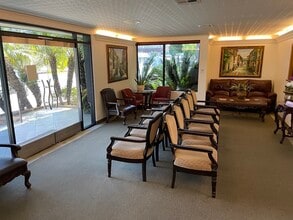 2121 W Magnolia Blvd, Burbank, CA à louer Photo intérieure– Image 2 sur 11