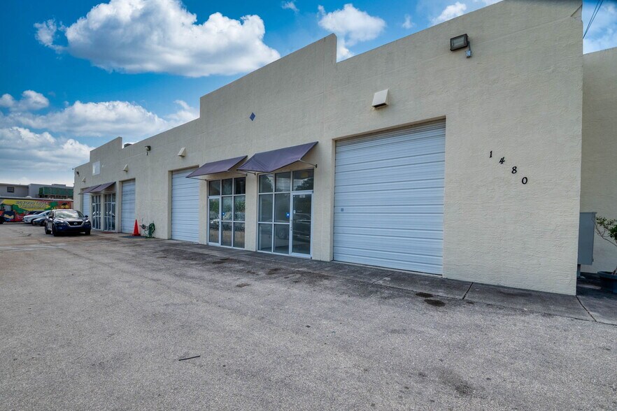 1480 NE 131st St, Miami, FL à vendre - Photo de l’immeuble – Image 1 sur 19