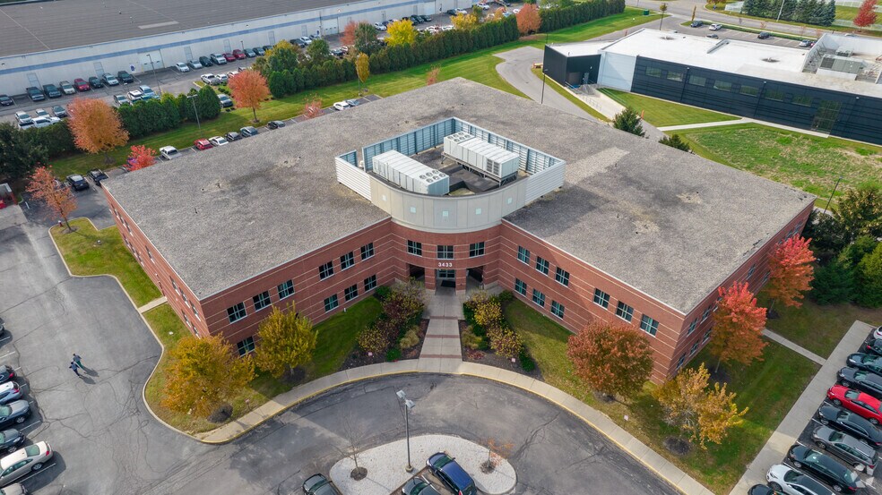 3433 Agler Rd, Columbus, OH à louer - Photo de l’immeuble – Image 3 sur 9