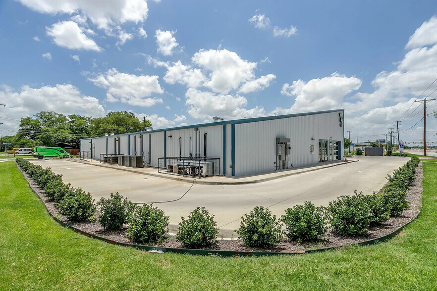 5624 Watauga Rd, Watauga, TX à vendre - Photo de l’immeuble – Image 3 sur 13