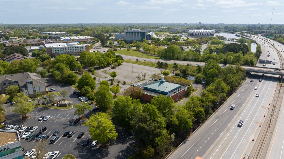 1909 Commerce Dr, Hampton, VA à vendre - Photo de l’immeuble – Image 3 sur 7