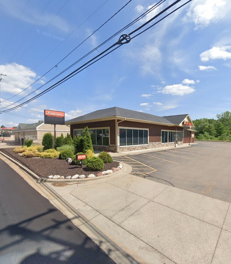 380 E Division St NE, Rockford, MI à vendre Photo de l’immeuble– Image 1 sur 7